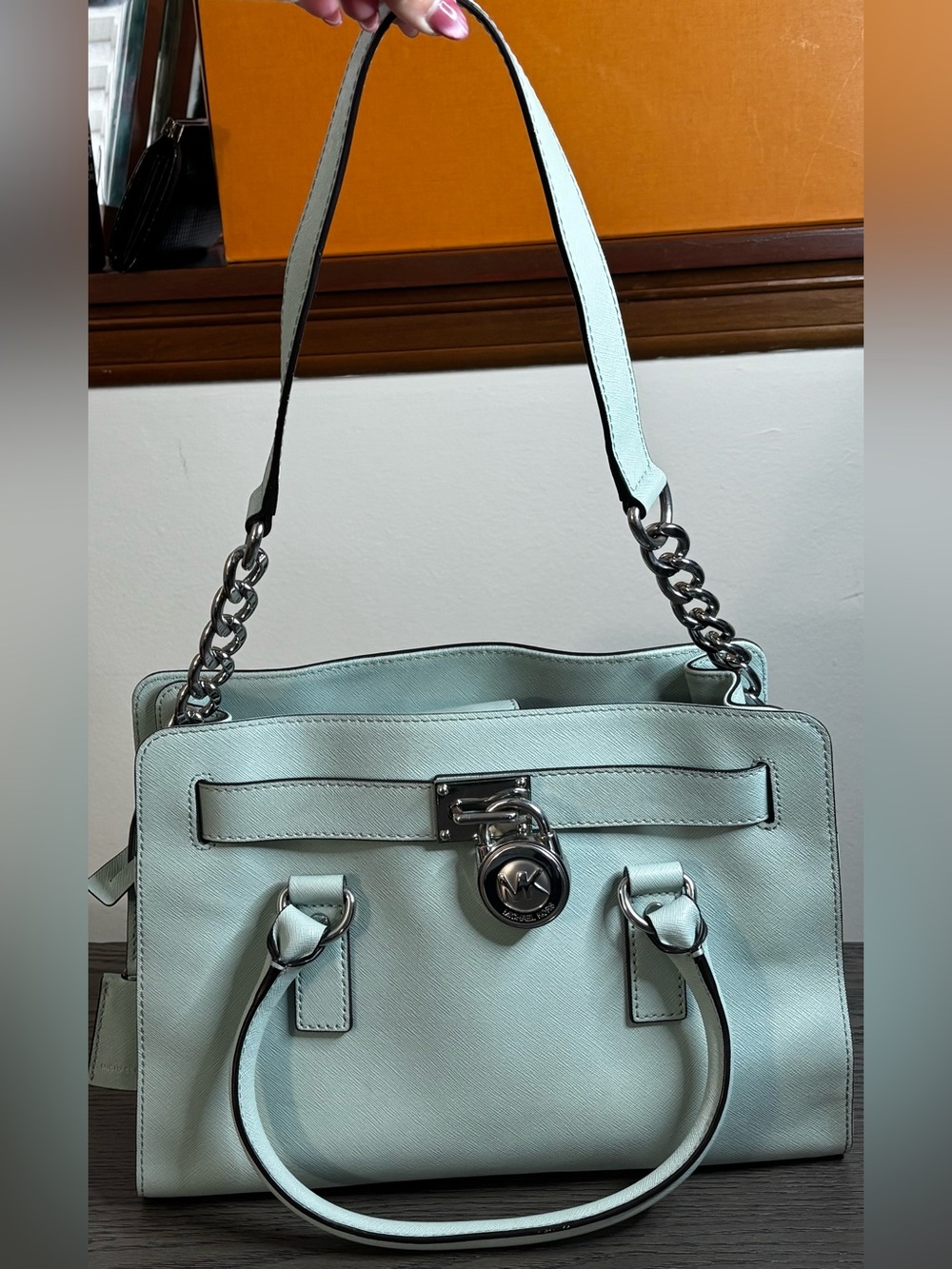 Michael Kors Hamilton Mint Green Saffiano Leather Satchel Tote Silver Lock Bag - Picture 4 of 16